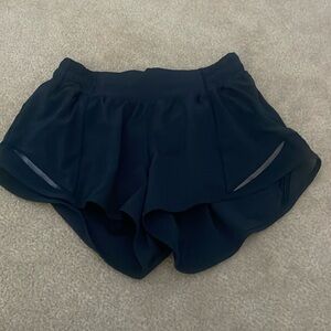 lululemon hotty hot shorts size 4